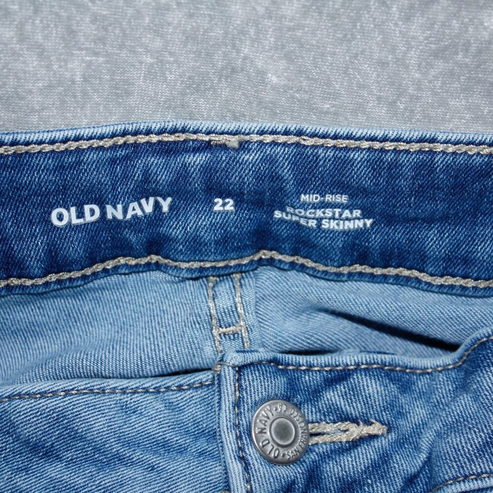 EUC Old Navy Womens Rockstar Super Skinny jeans size 22 mid-rise